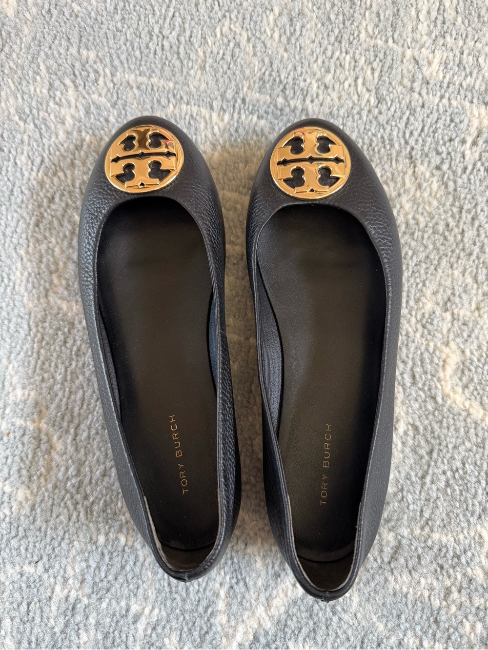 Tory Burch Black Pebbled Leather Chelsea Ballet Flats - Picture 2 of 13